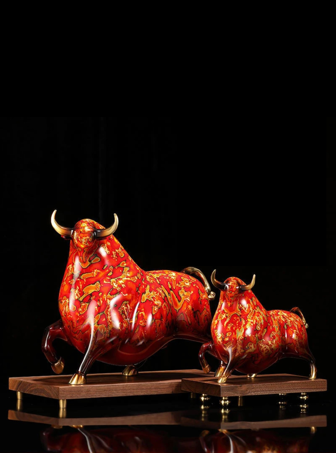 Bronze Bull Sculpture Lacquered Majesty: The Regal Saunter